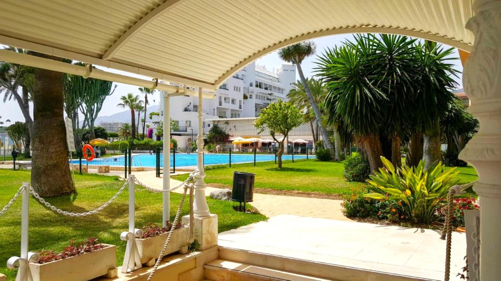 Santa Clara Modern & Exclusive Seafront Apartment Torremolinos Exterior foto